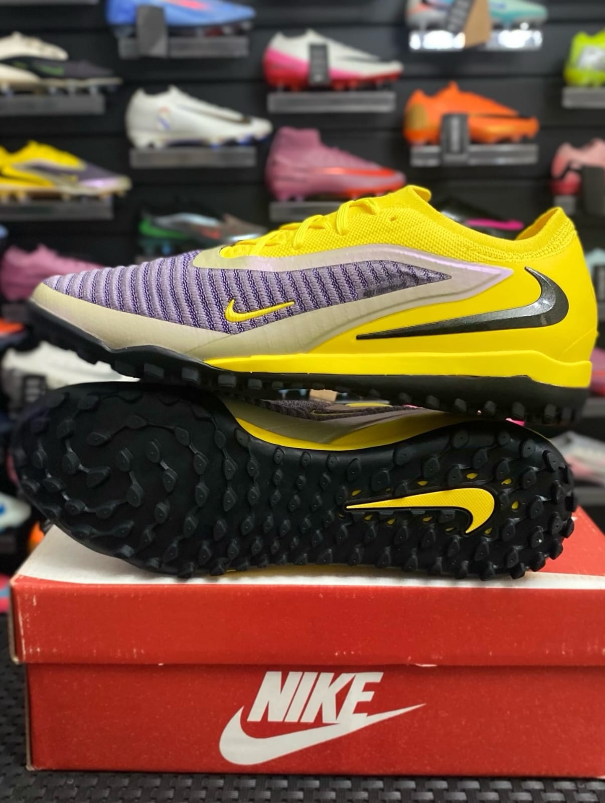 Nike Nike Phantom Amarillo y Lila — vista 1 de 1